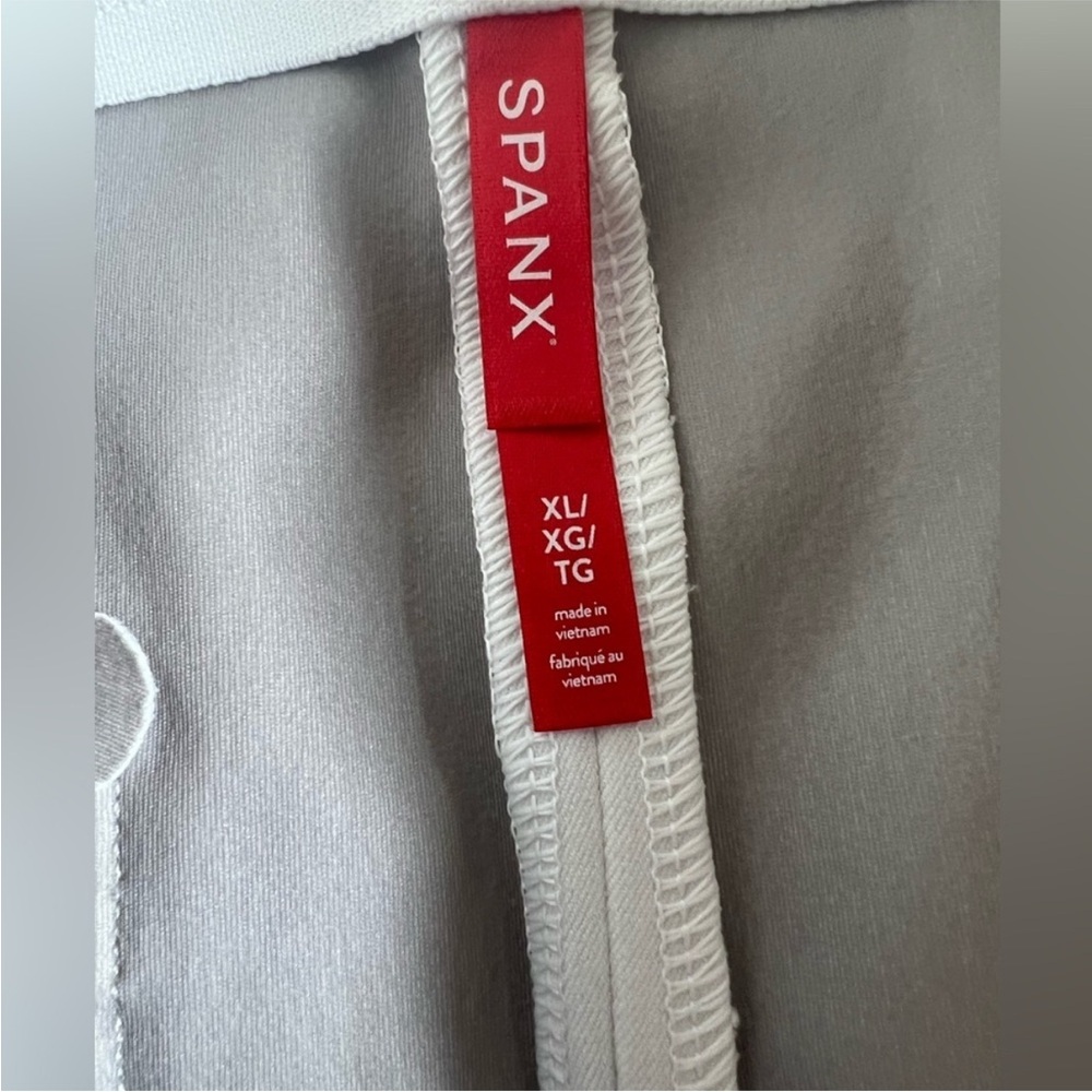 Spanx‎ 20375R Silver linings 4” short Classic White - Picture 5 of 9